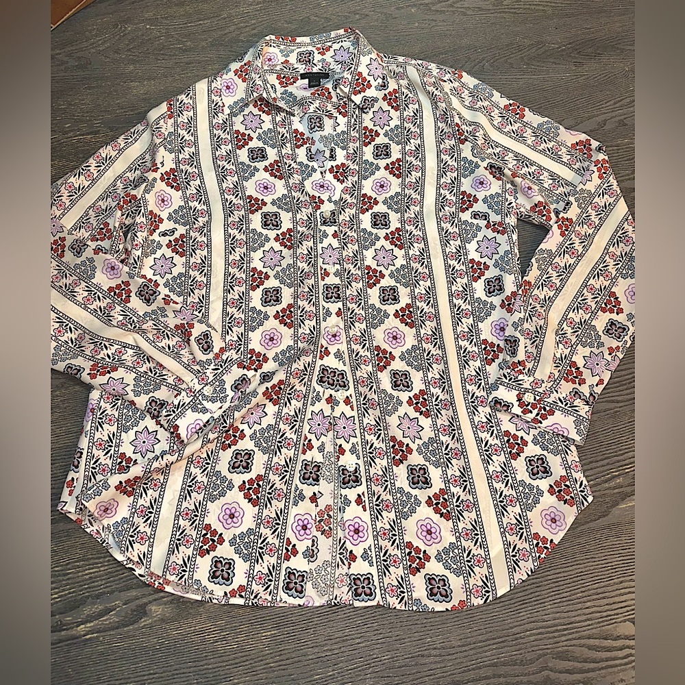 Ann Taylor Flower Pattern Button Up Blouse Medium